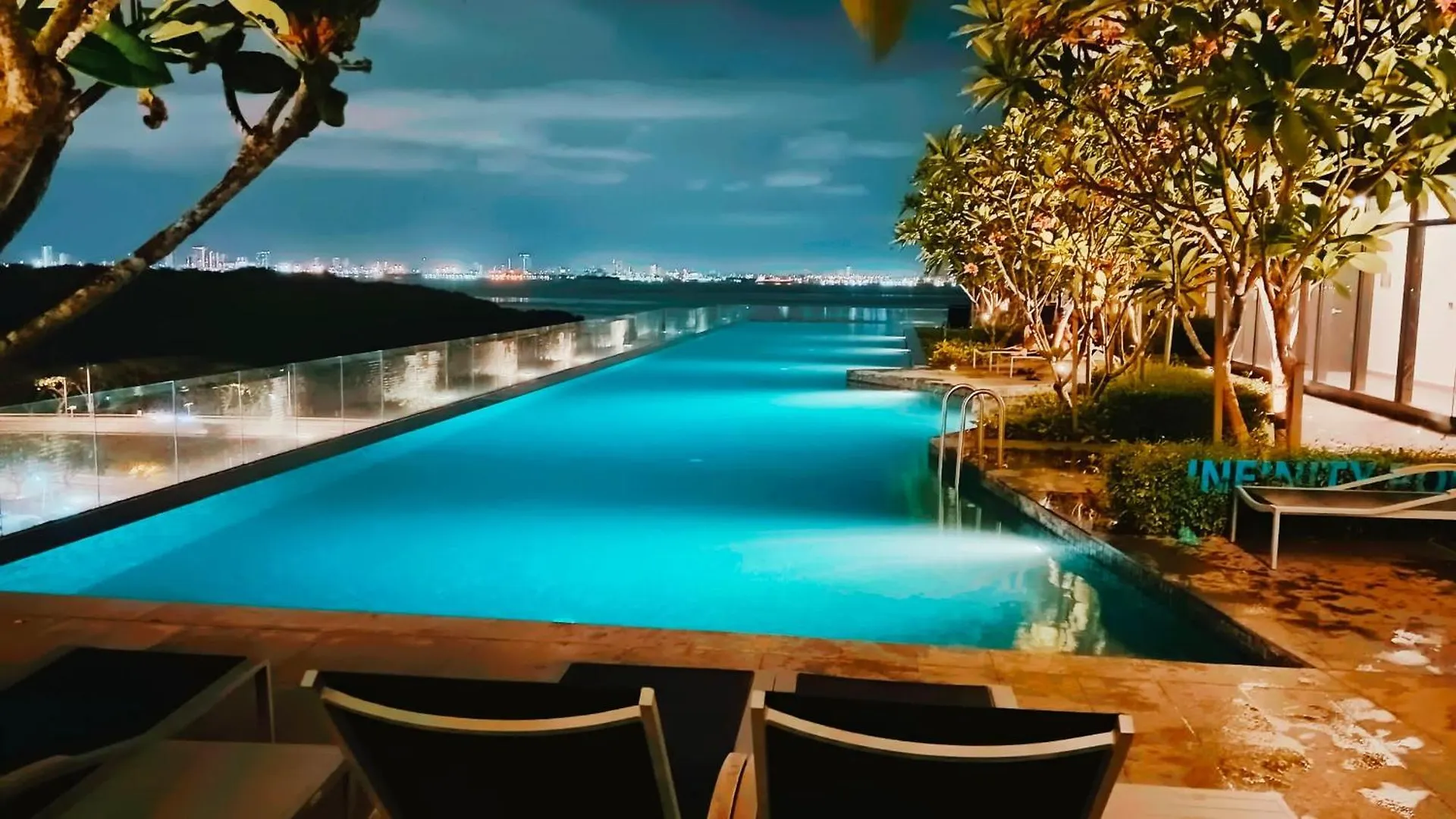 3Br Apartments 10Pax George Town Netflix Jelutong Malaysia